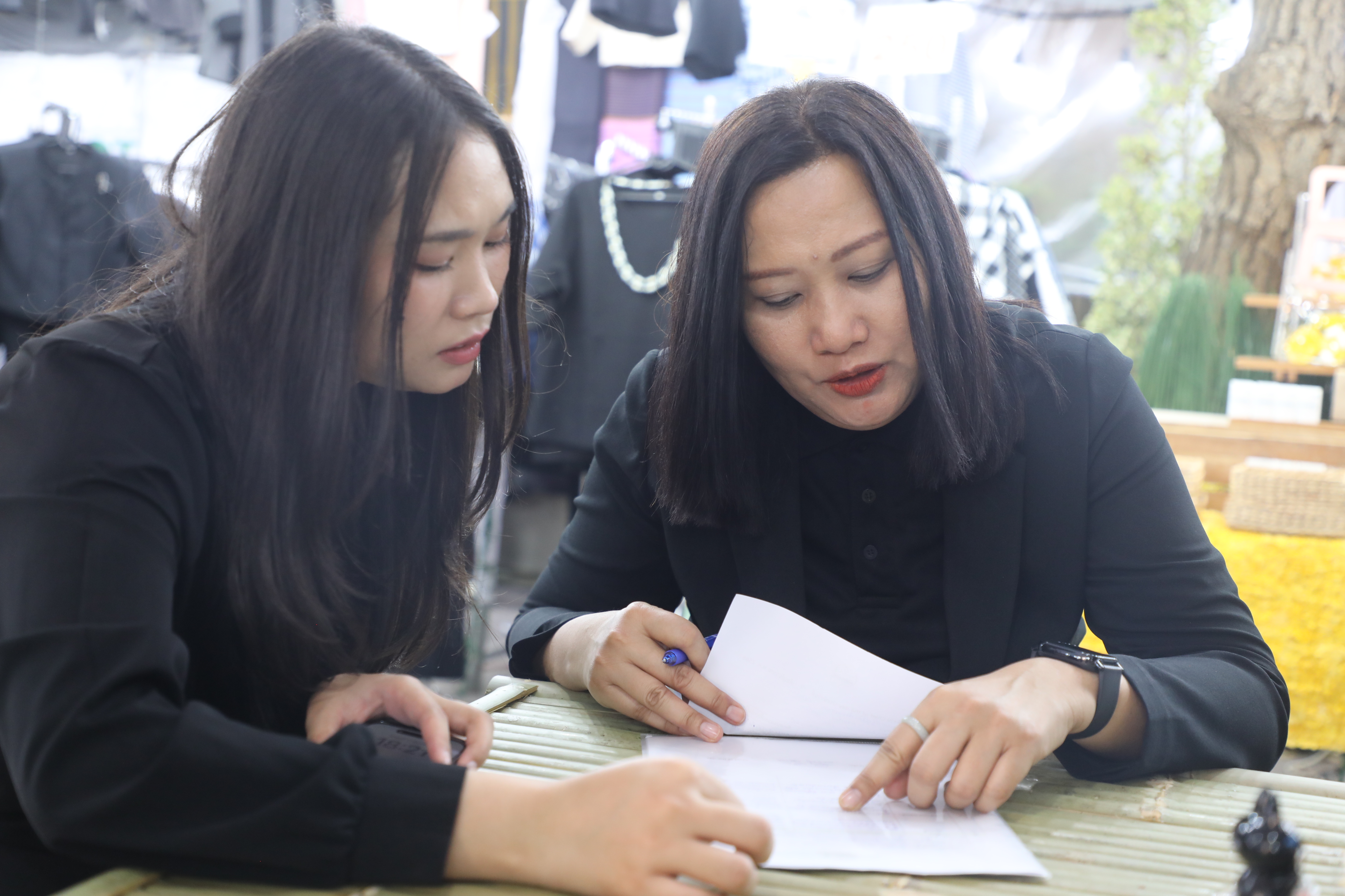 title - ส.ป.ก. ร่วมออกร้าน ภายในบูธกระทรวงเกษตรและสหกรณ์ งานกาชาด ประจำปี 2568